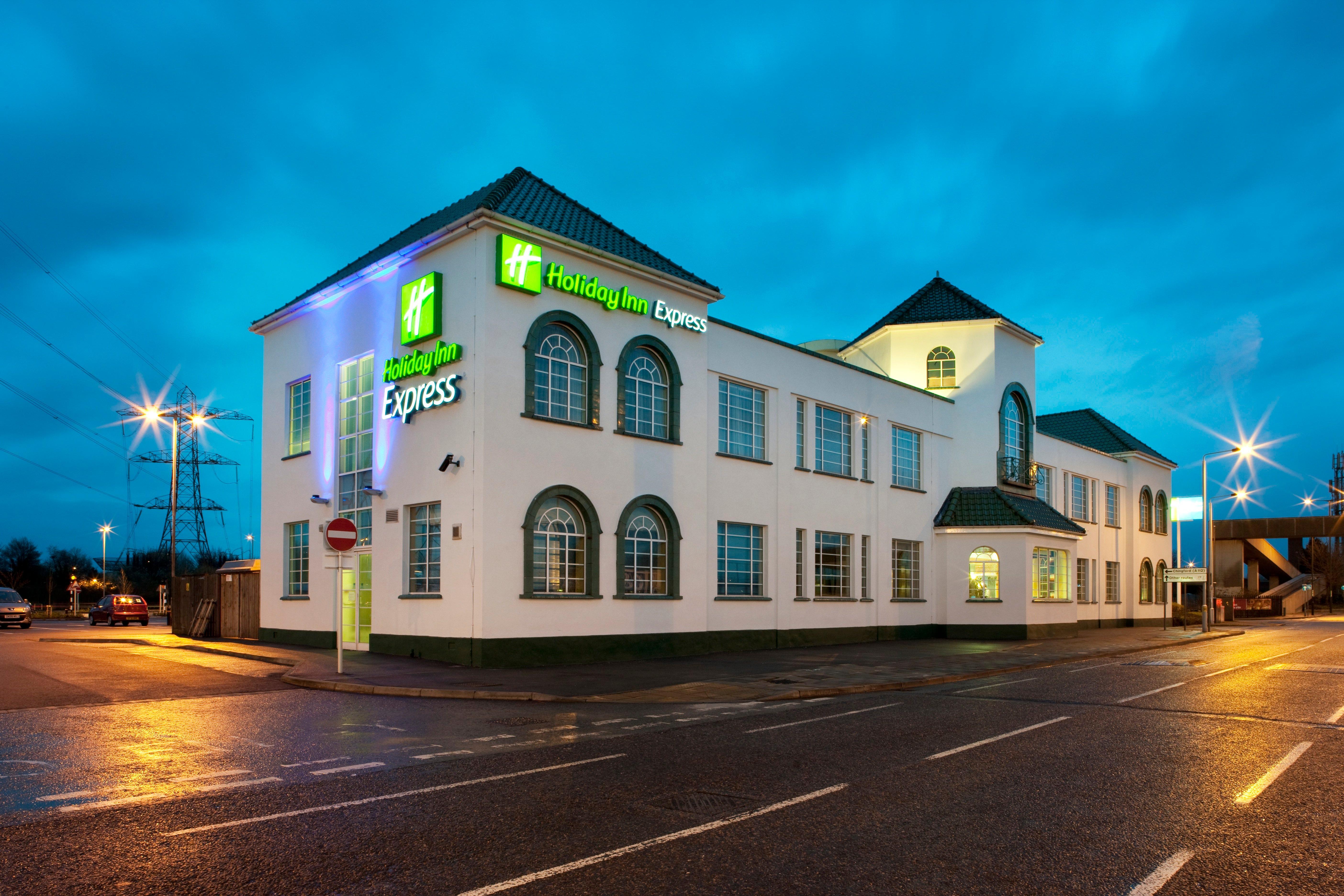 Holiday Inn Express London Chingford, An Ihg Hotel Waltham Forest Exterior foto